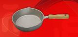 Sartén de Aluminio con Mango de Madera